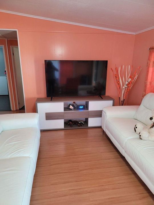 Vendido Recientemente: $28,000 (2 camas, 2 baños, 1650 Pies cuadrados)