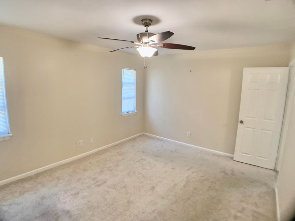 Recently Rented: $2,100 (2 beds, 2 baths, 1362 Square Feet)