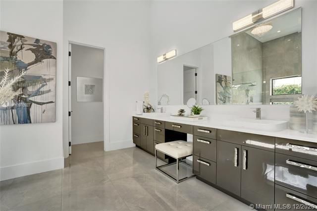 Active With Contract: $1,700,000 (4 beds, 3 baths, 3171 Square Feet)