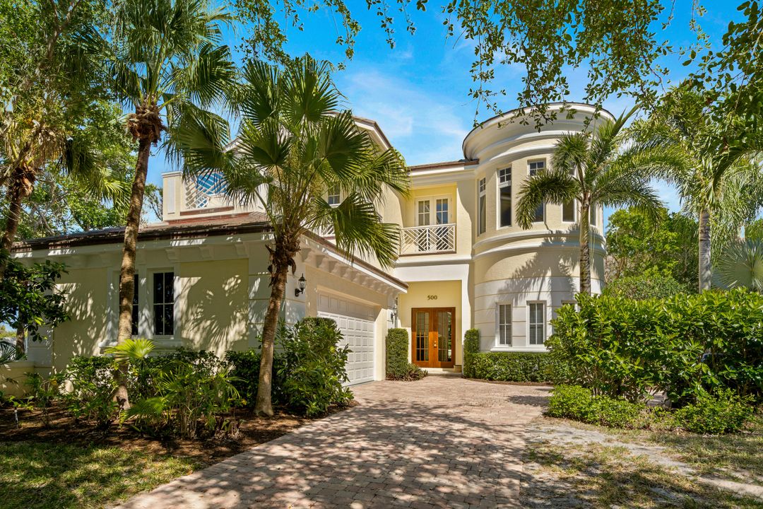 Vendido Recientemente: $1,450,000 (3 camas, 3 baños, 3852 Pies cuadrados)