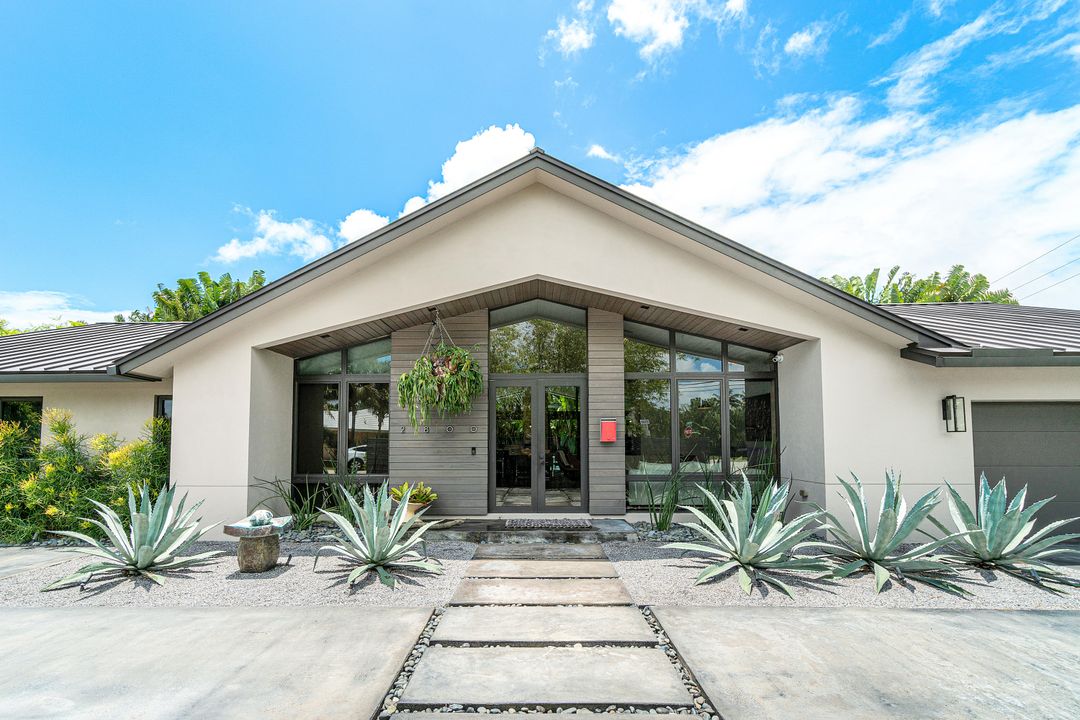 Recently Sold: $1,999,000 (3 beds, 3 baths, 2969 Square Feet)