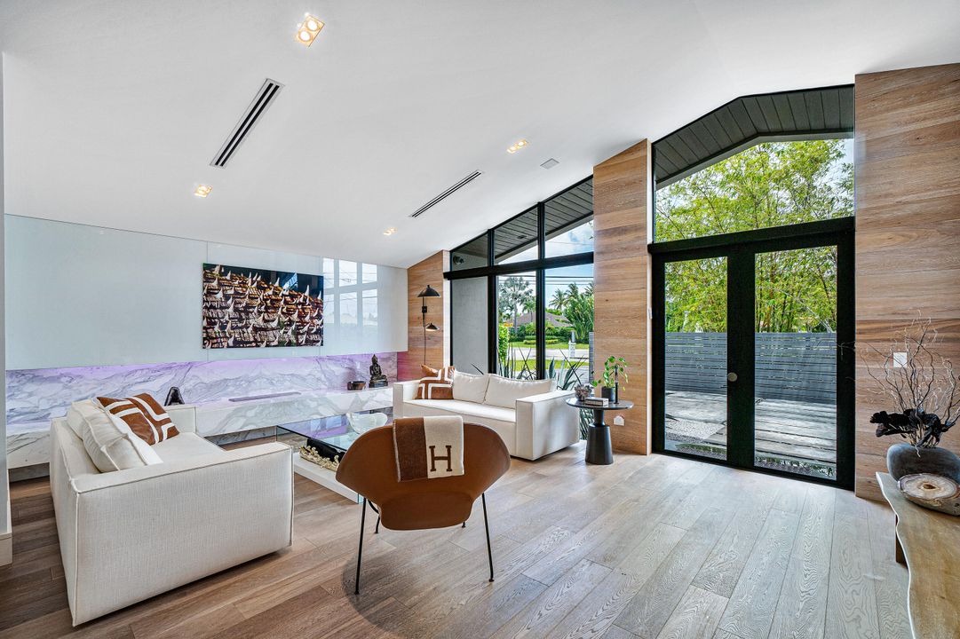 Recently Sold: $1,999,000 (3 beds, 3 baths, 2969 Square Feet)