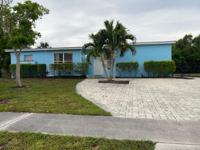 Recently Sold: $239,900 (3 beds, 2 baths, 1337 Square Feet)