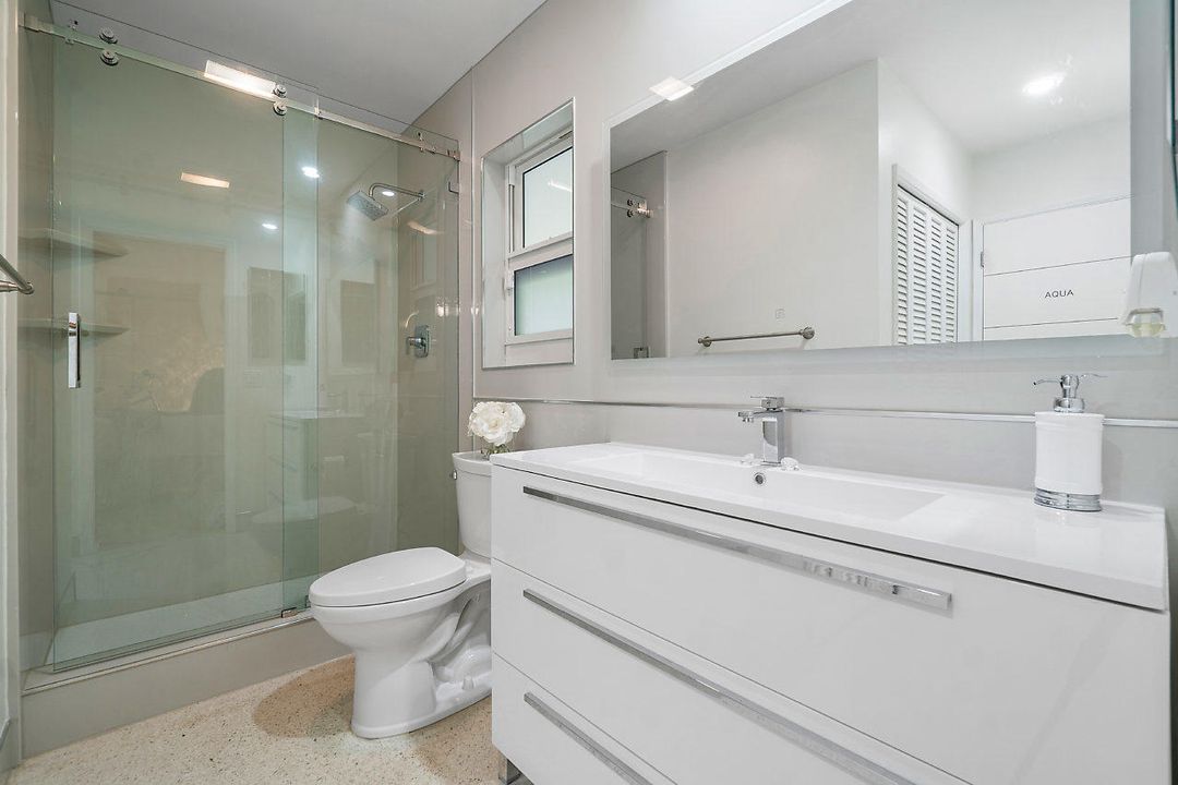 Недавно арендовано: $10,000 (2 спален, 2 ванн, 1500 Квадратных фут)