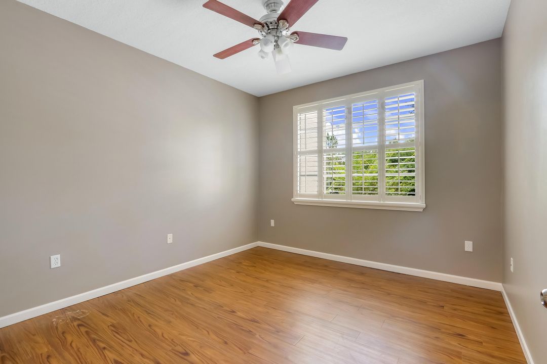 Recently Sold: $265,000 (2 beds, 1 baths, 946 Square Feet)