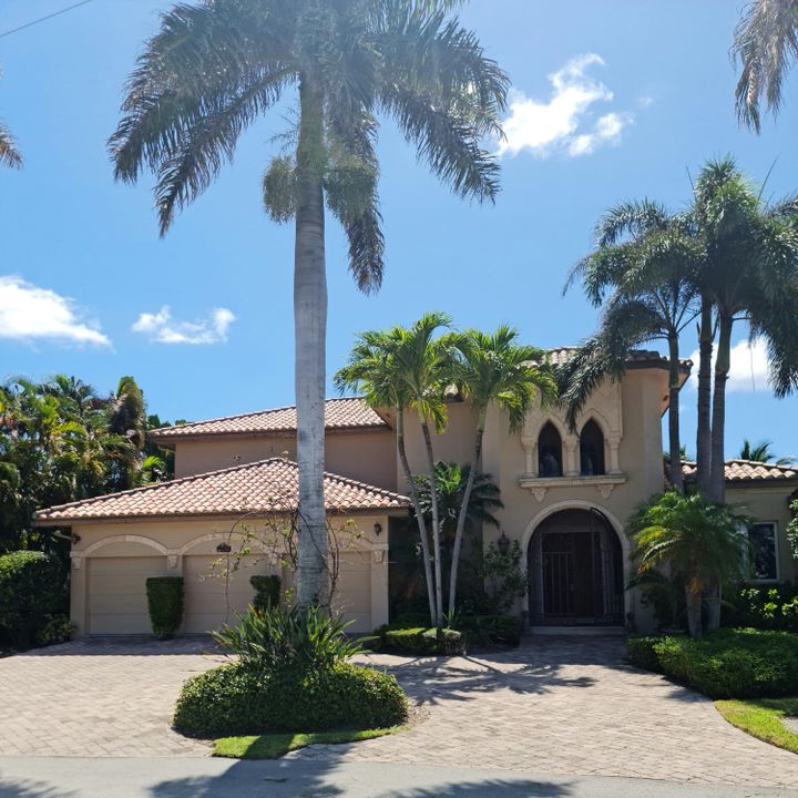 Recently Sold: $3,000,000 (5 beds, 5 baths, 4221 Square Feet)