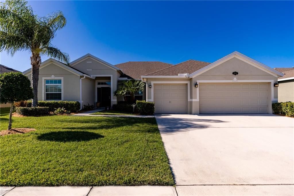 Recently Sold: $450,000 (4 beds, 3 baths, 2545 Square Feet)