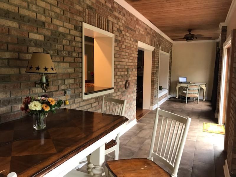 Vendido Recientemente: $895,000 (4 camas, 4 baños, 4220 Pies cuadrados)