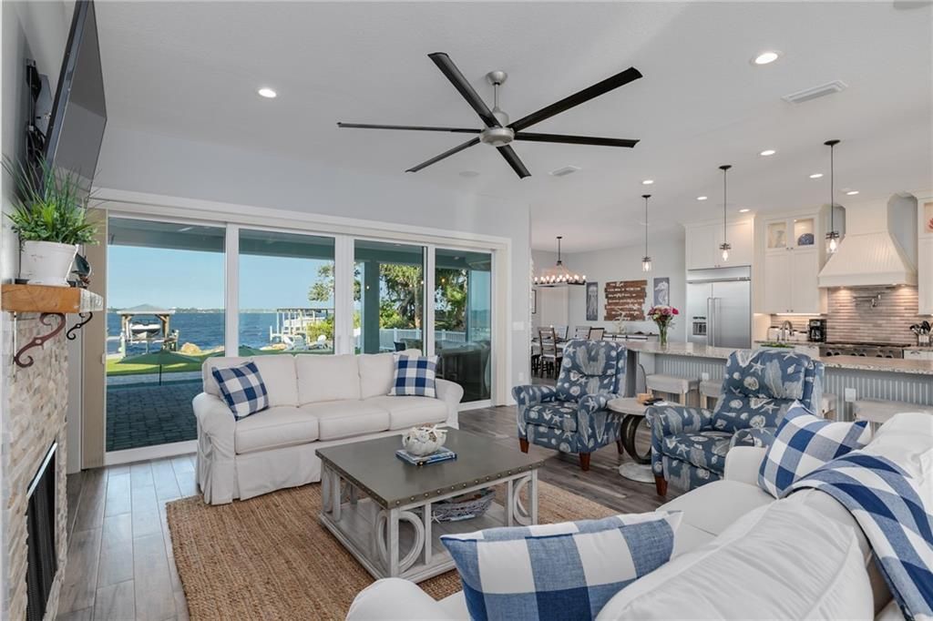 Recently Sold: $2,200,000 (4 beds, 3 baths, 4001 Square Feet)