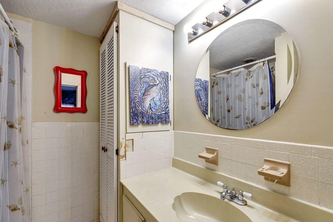 最近售出: $975,000 (2 贝兹, 2 浴室, 1280 平方英尺)