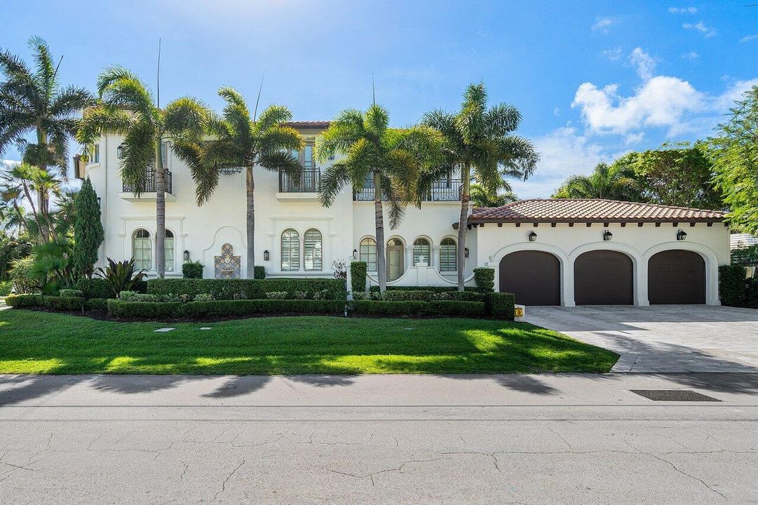 Recently Sold: $5,900,000 (5 beds, 5 baths, 5152 Square Feet)