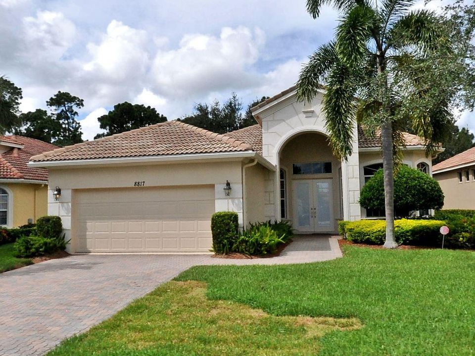 Recently Sold: $400,000 (3 beds, 3 baths, 2294 Square Feet)