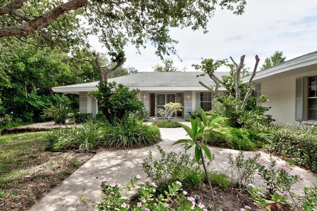 Recently Sold: $830,000 (3 beds, 2 baths, 2392 Square Feet)