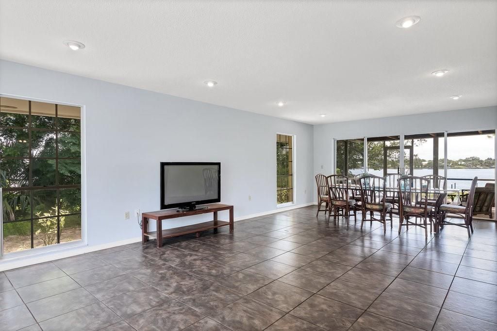 Recently Sold: $830,000 (3 beds, 2 baths, 2392 Square Feet)