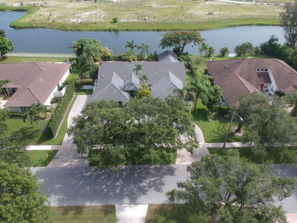 Recently Sold: $850,000 (5 beds, 5 baths, 3493 Square Feet)