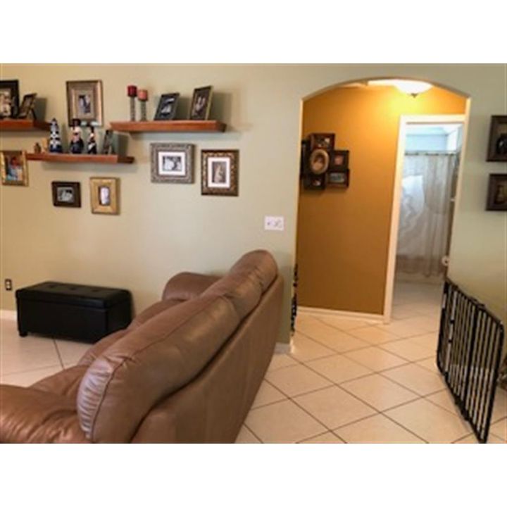 Recently Sold: $329,900 (3 beds, 2 baths, 1728 Square Feet)
