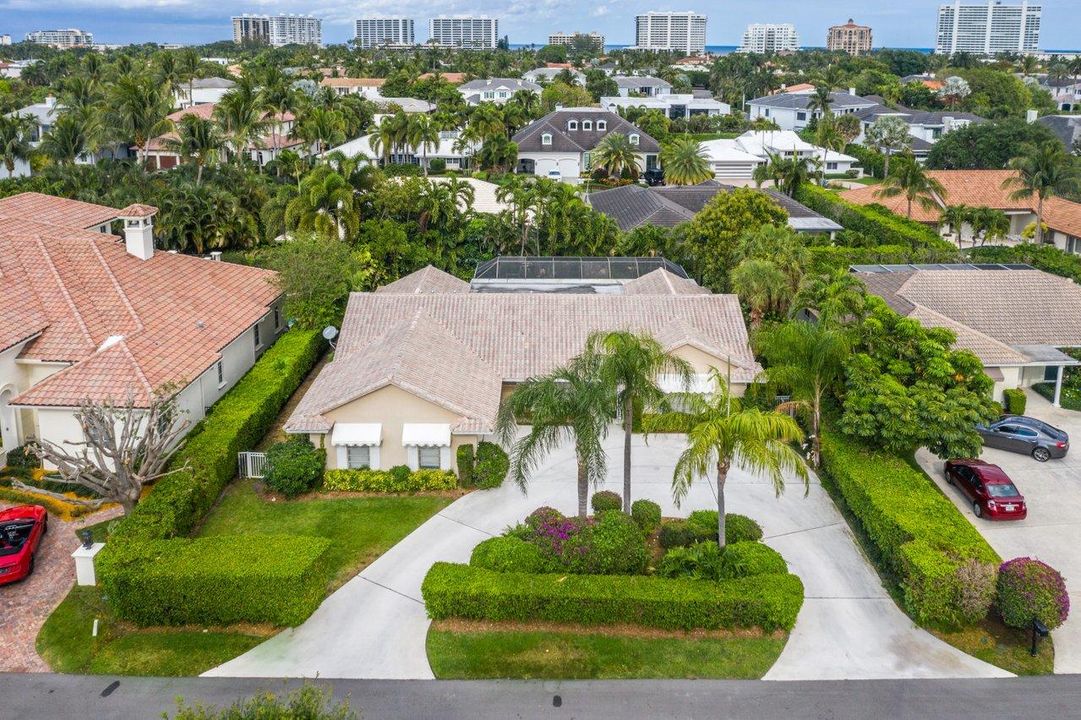 Recently Sold: $2,010,000 (2 beds, 2 baths, 2240 Square Feet)