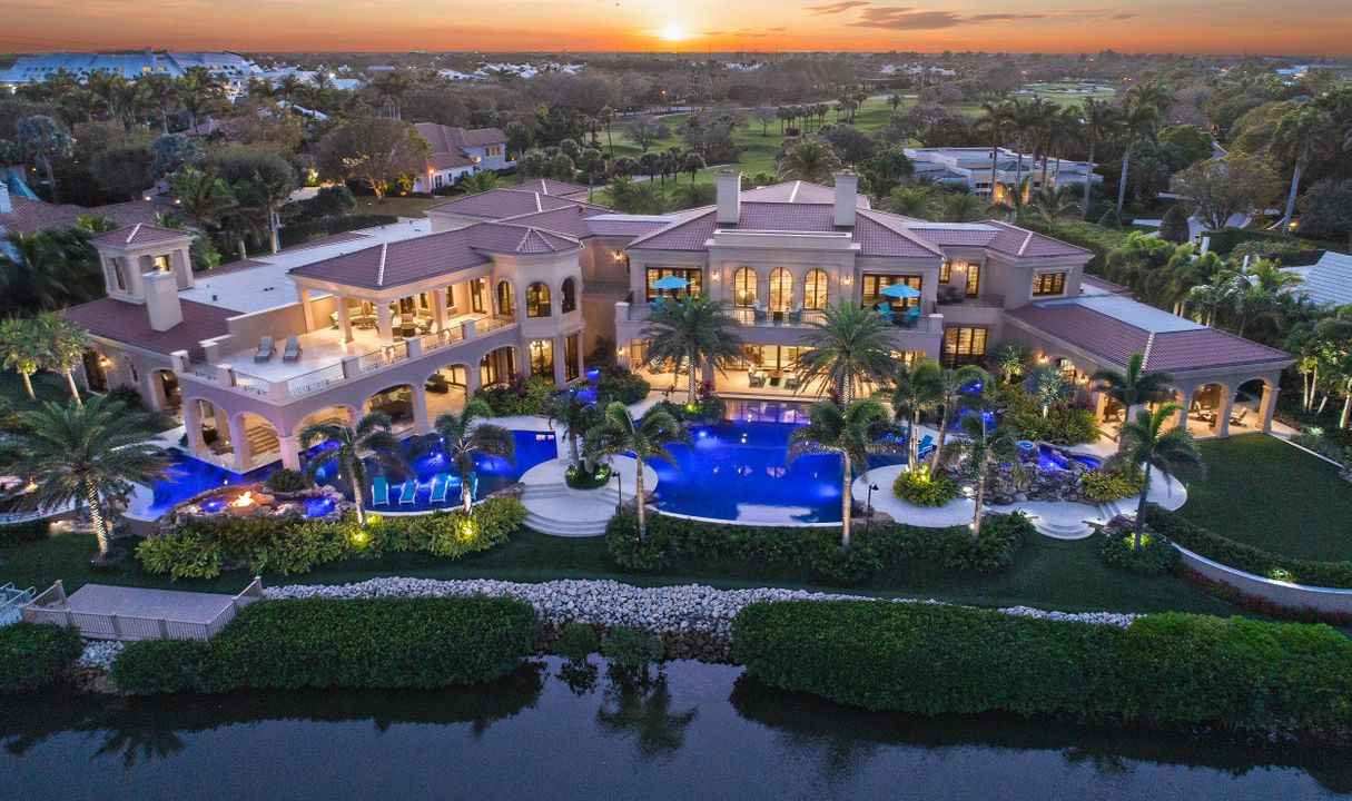 Recently Sold: $30,000,000 (6 beds, 7 baths, 17885 Square Feet)