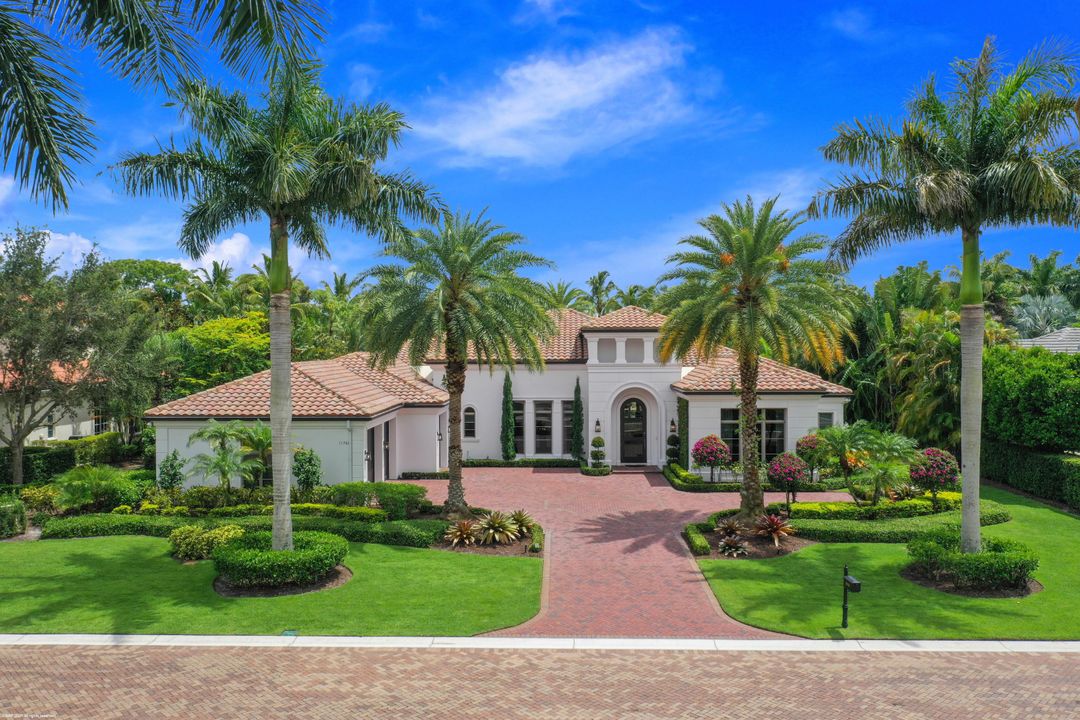 Recently Sold: $5,000,000 (4 beds, 5 baths, 5564 Square Feet)