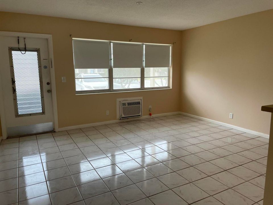 Recently Rented: $1,000 (1 beds, 1 baths, 615 Square Feet)