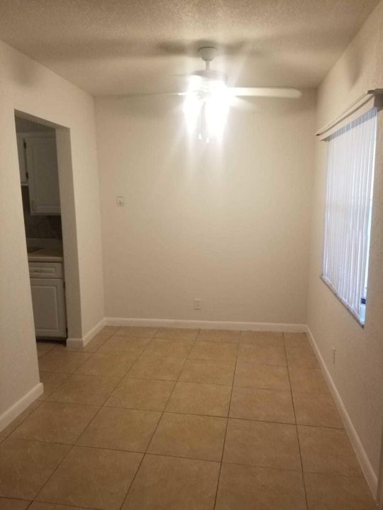 Recently Rented: $900 (1 beds, 1 baths, 650 Square Feet)