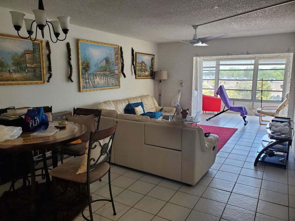 Recently Sold: $109,000 (1 beds, 1 baths, 741 Square Feet)