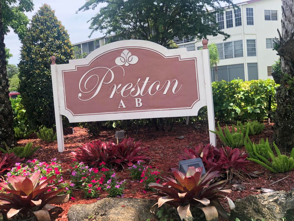 Recently Sold: $68,000 (1 beds, 1 baths, 715 Square Feet)