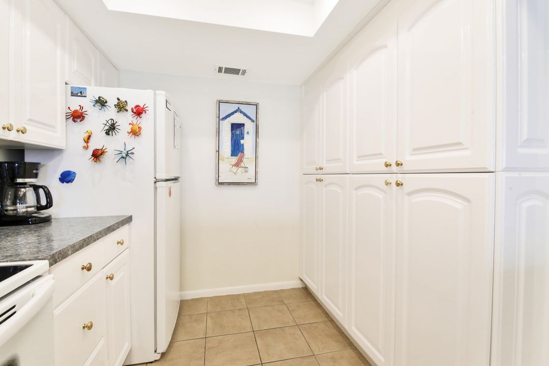 Recently Sold: $475,000 (2 beds, 2 baths, 1306 Square Feet)