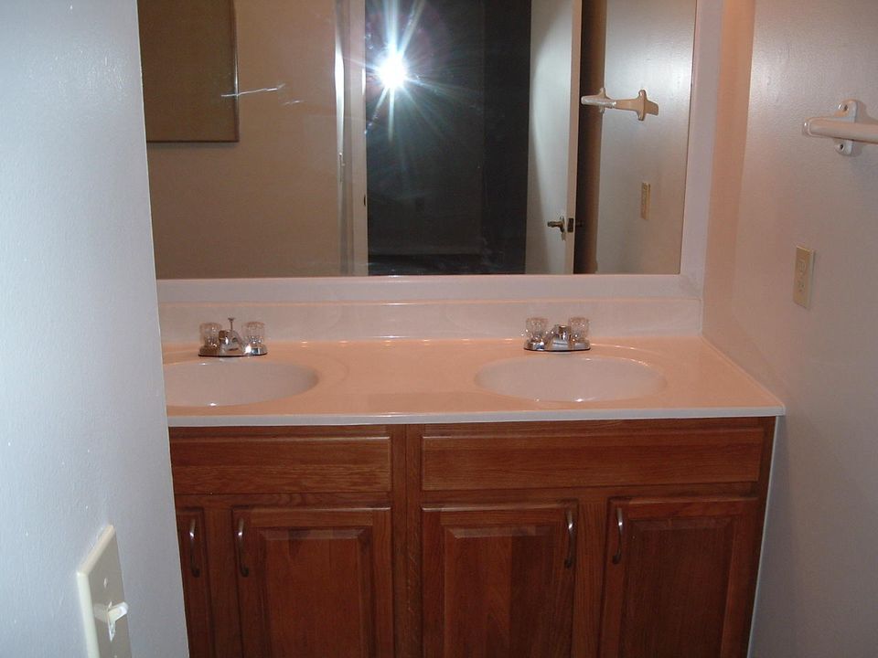 Недавно арендовано: $1,300 (2 спален, 2 ванн, 980.5 Квадратных фут)