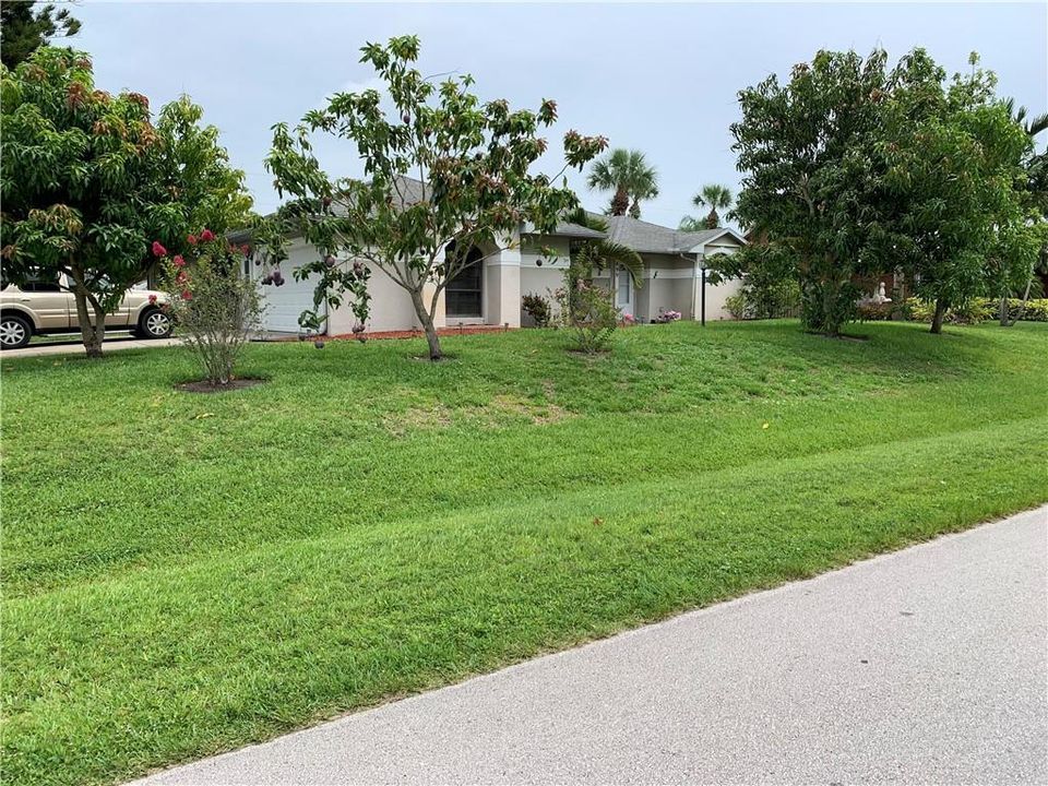 Recently Sold: $355,000 (3 beds, 2 baths, 2191 Square Feet)