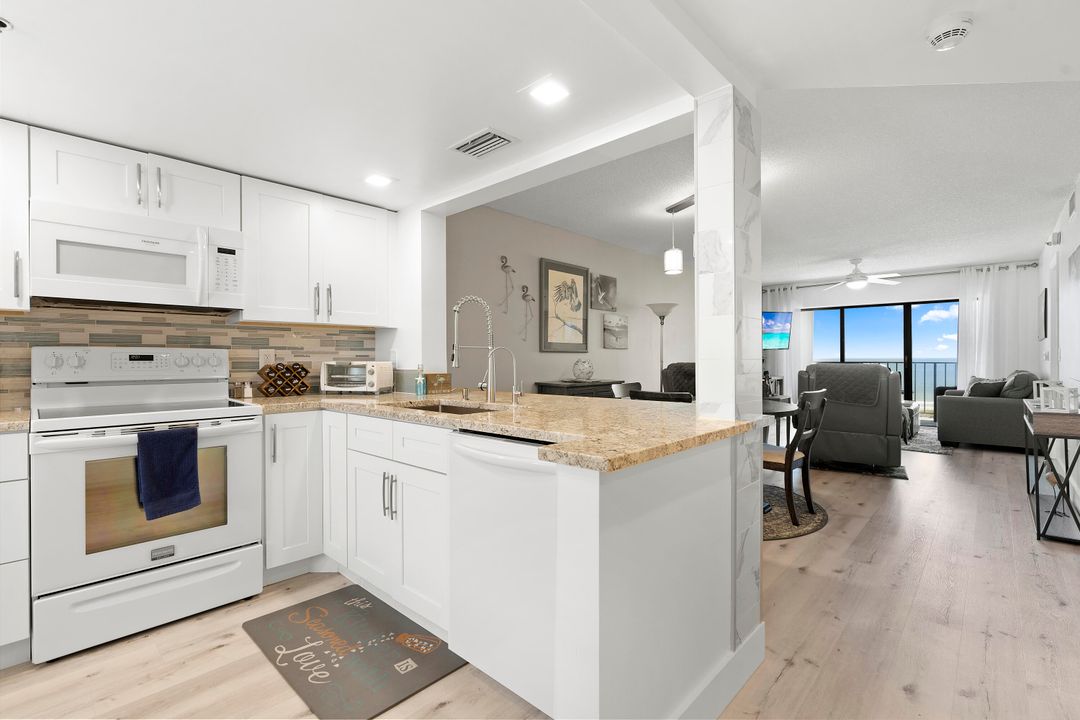 Recently Sold: $394,900 (2 beds, 2 baths, 1078 Square Feet)