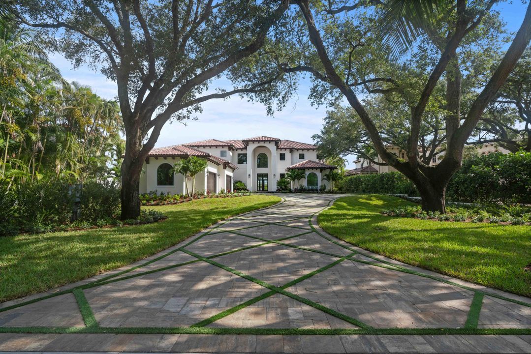 Recently Sold: $7,400,000 (5 beds, 7 baths, 6996 Square Feet)
