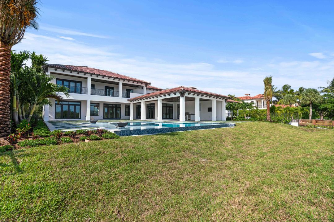 Recently Sold: $7,400,000 (5 beds, 7 baths, 6996 Square Feet)