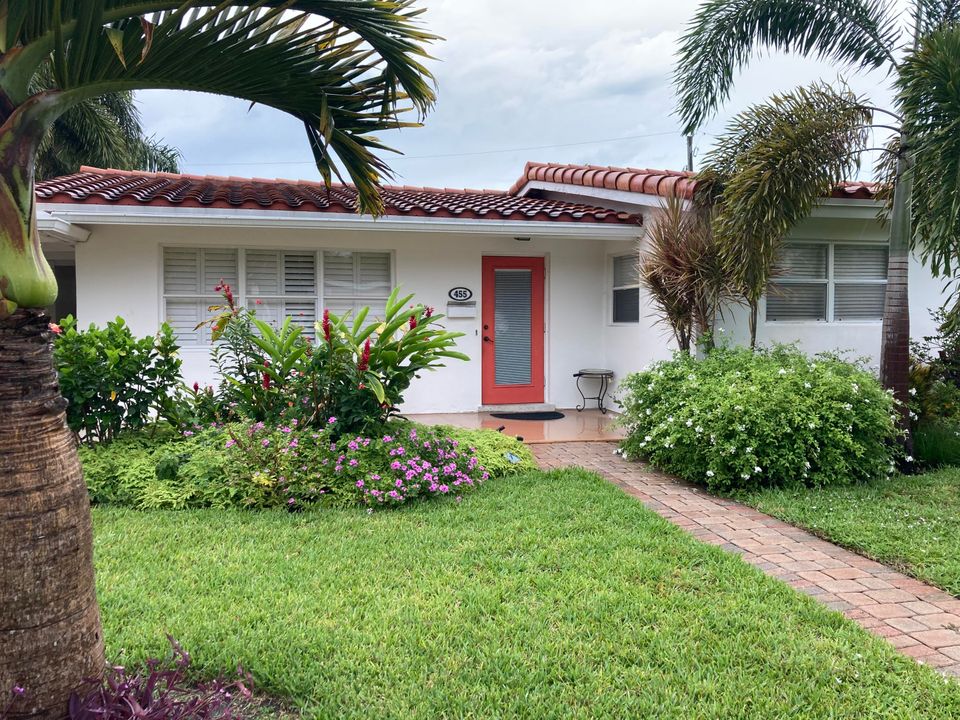 Recently Sold: $1,330,000 (3 beds, 2 baths, 1618 Square Feet)