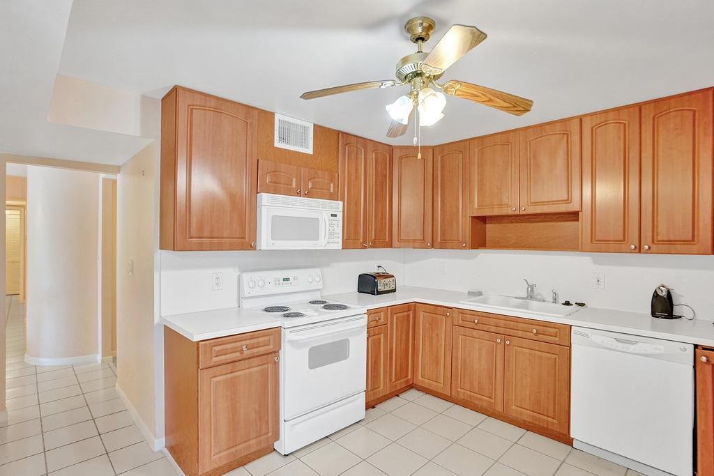 Recently Sold: $255,000 (2 beds, 2 baths, 1785 Square Feet)