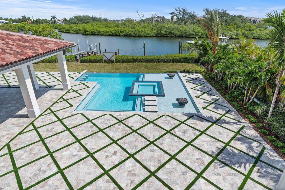 Vendido Recientemente: $7,400,000 (5 camas, 7 baños, 6996 Pies cuadrados)