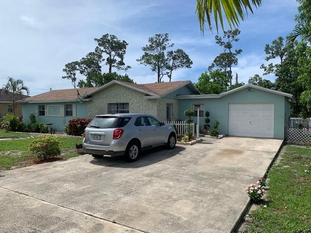 Recently Sold: $375,000 (4 beds, 2 baths, 1788 Square Feet)