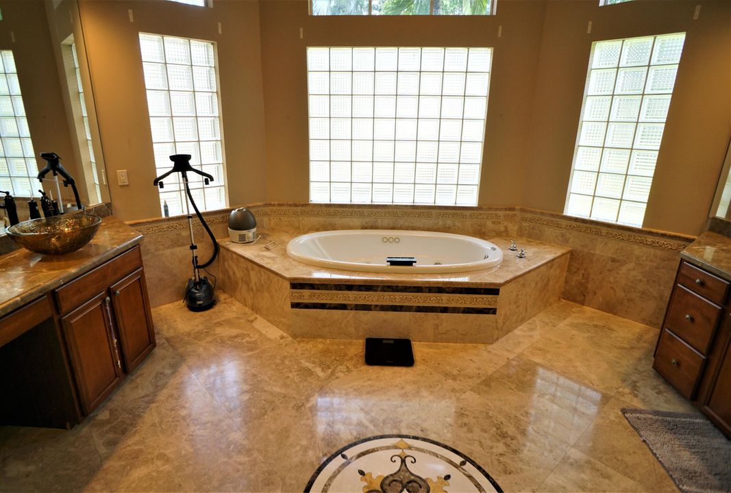 最近租的: $6,900 (4 贝兹, 4 浴室, 3608 平方英尺)