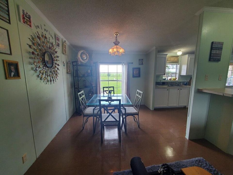 Vendido Recientemente: $174,900 (4 camas, 2 baños, 2052 Pies cuadrados)