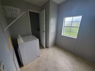 Vendido Recientemente: $174,900 (4 camas, 2 baños, 2052 Pies cuadrados)