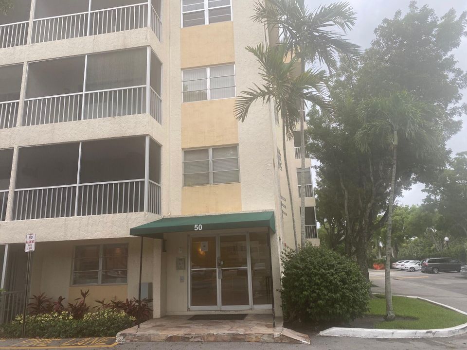 Recently Sold: $140,000 (1 beds, 1 baths, 594 Square Feet)