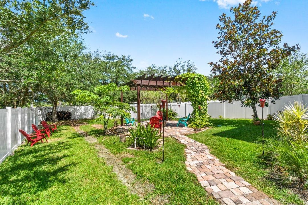 Recently Sold: $635,000 (6 beds, 3 baths, 4186 Square Feet)