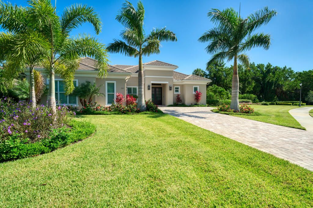 Recently Sold: $1,350,000 (3 beds, 3 baths, 2749 Square Feet)