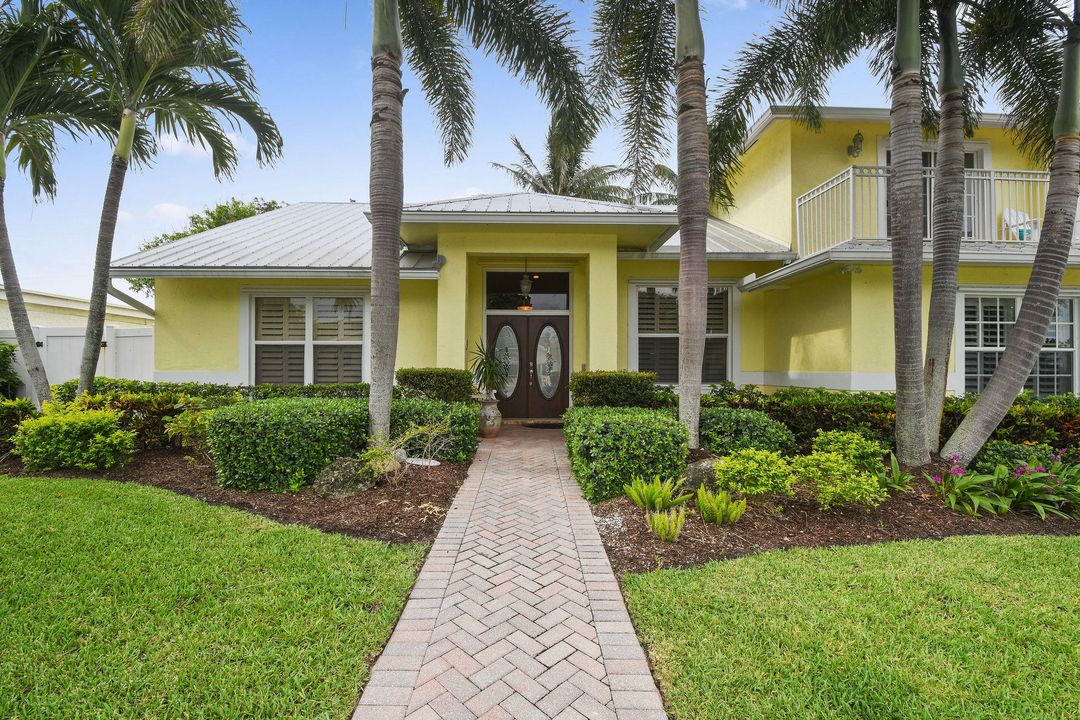 Recently Sold: $1,297,000 (3 beds, 3 baths, 3053 Square Feet)