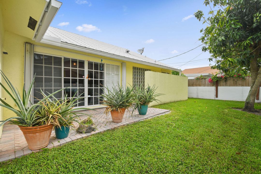 Recently Sold: $1,297,000 (3 beds, 3 baths, 3053 Square Feet)