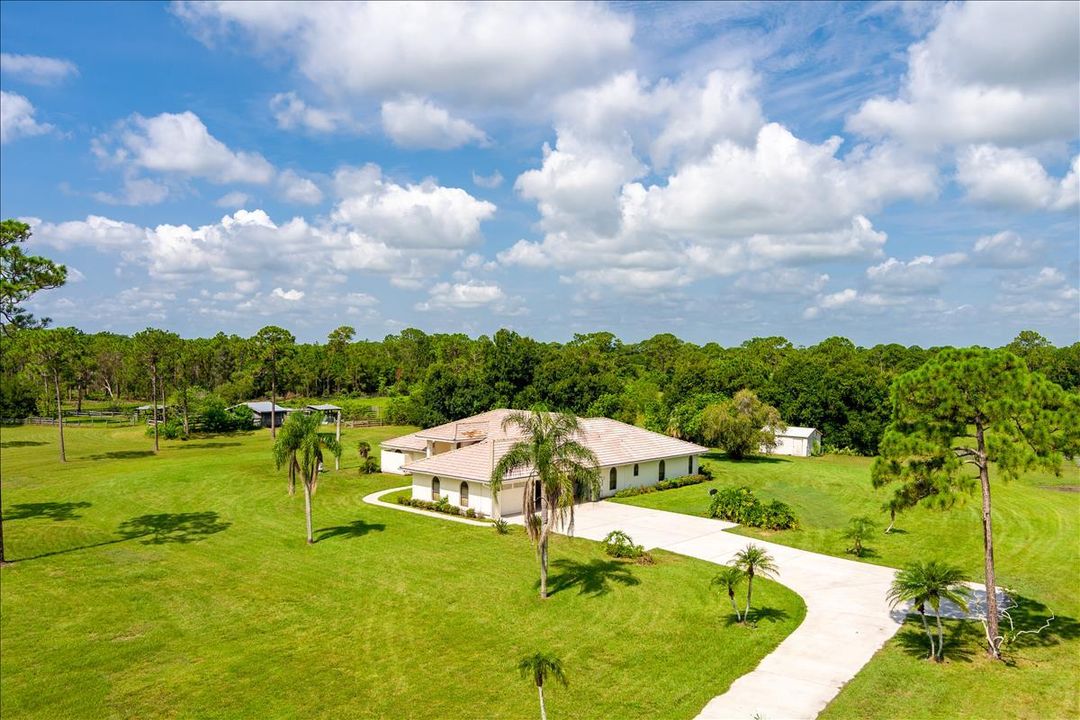 Recently Sold: $1,450,000 (3 beds, 3 baths, 2486 Square Feet)