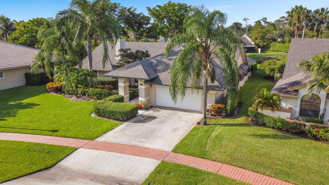 Recently Sold: $599,000 (5 beds, 4 baths, 3011 Square Feet)
