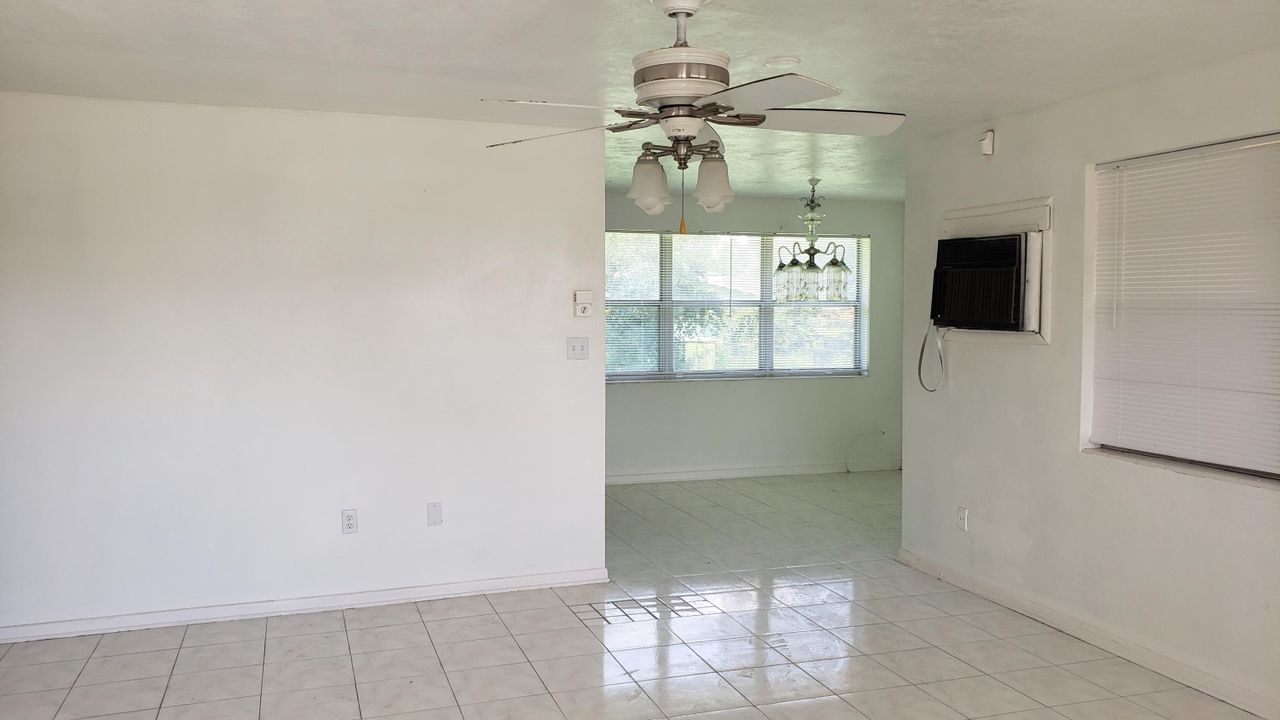 Recently Rented: $1,600 (2 beds, 2 baths, 1200 Square Feet)