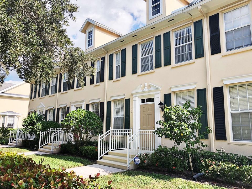 最近租的: $2,600 (3 贝兹, 2 浴室, 1401 平方英尺)