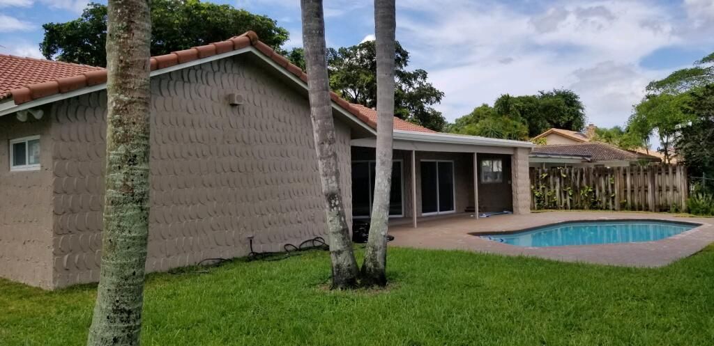 Vendido Recientemente: $600,000 (4 camas, 2 baños, 2262 Pies cuadrados)